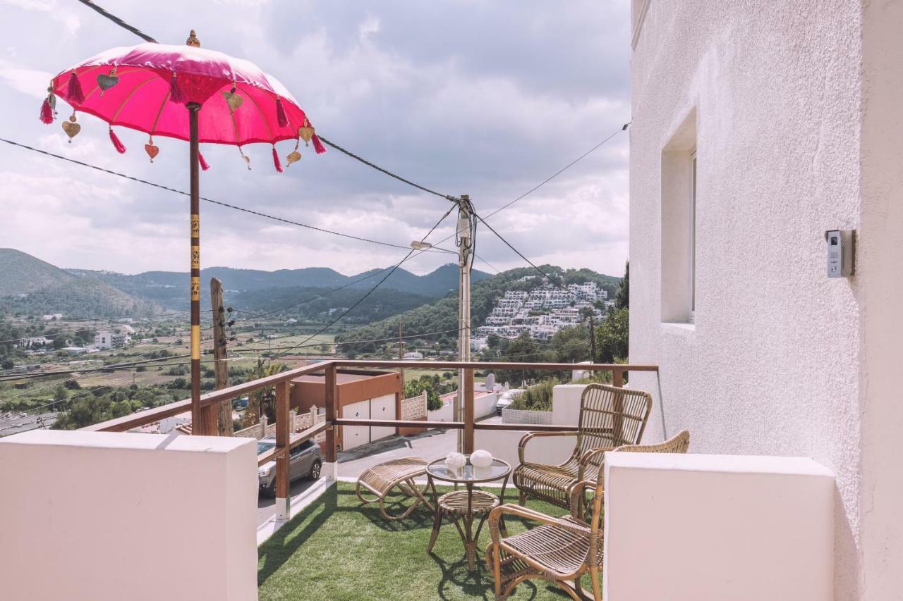 Apartamentos Catharina Maria カラ・ロンガ エクステリア 写真