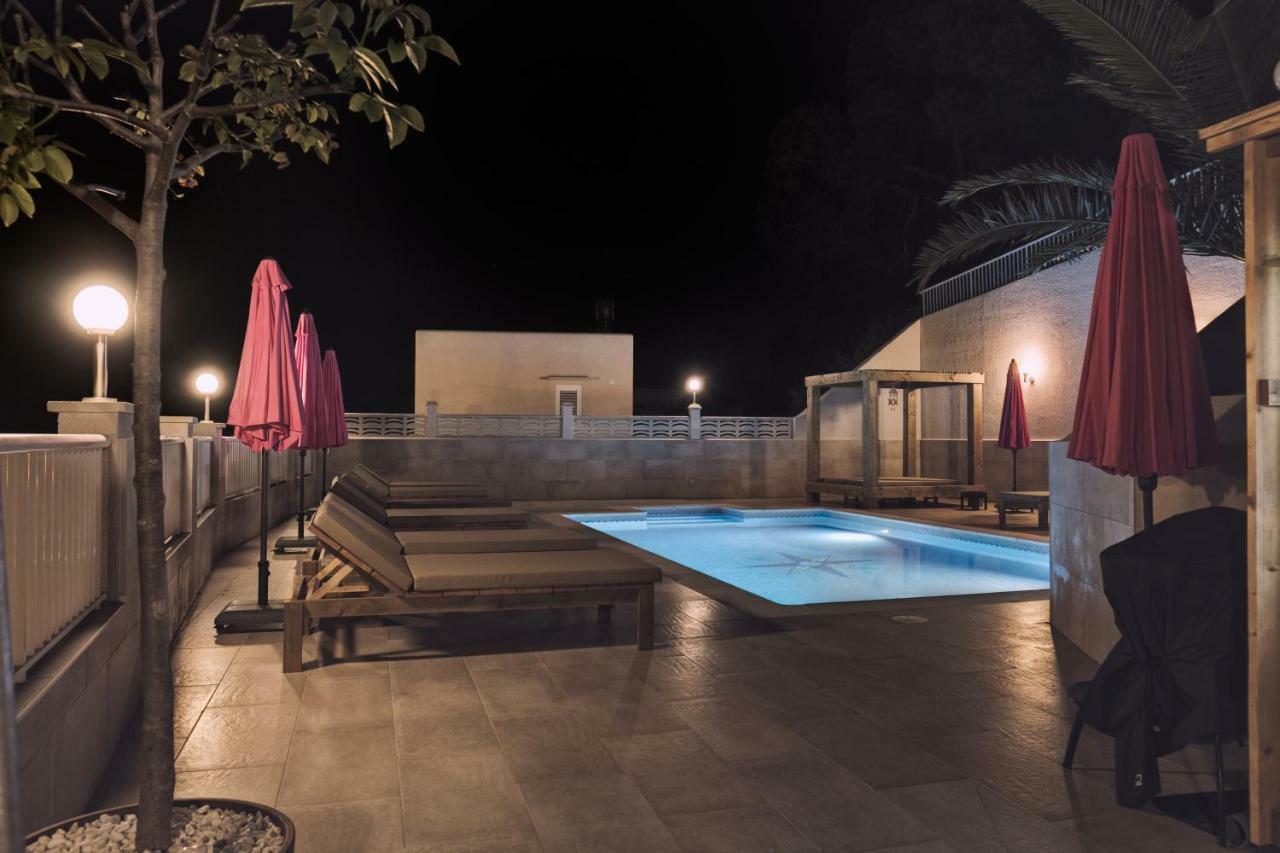 Apartamentos Catharina Maria カラ・ロンガ エクステリア 写真
