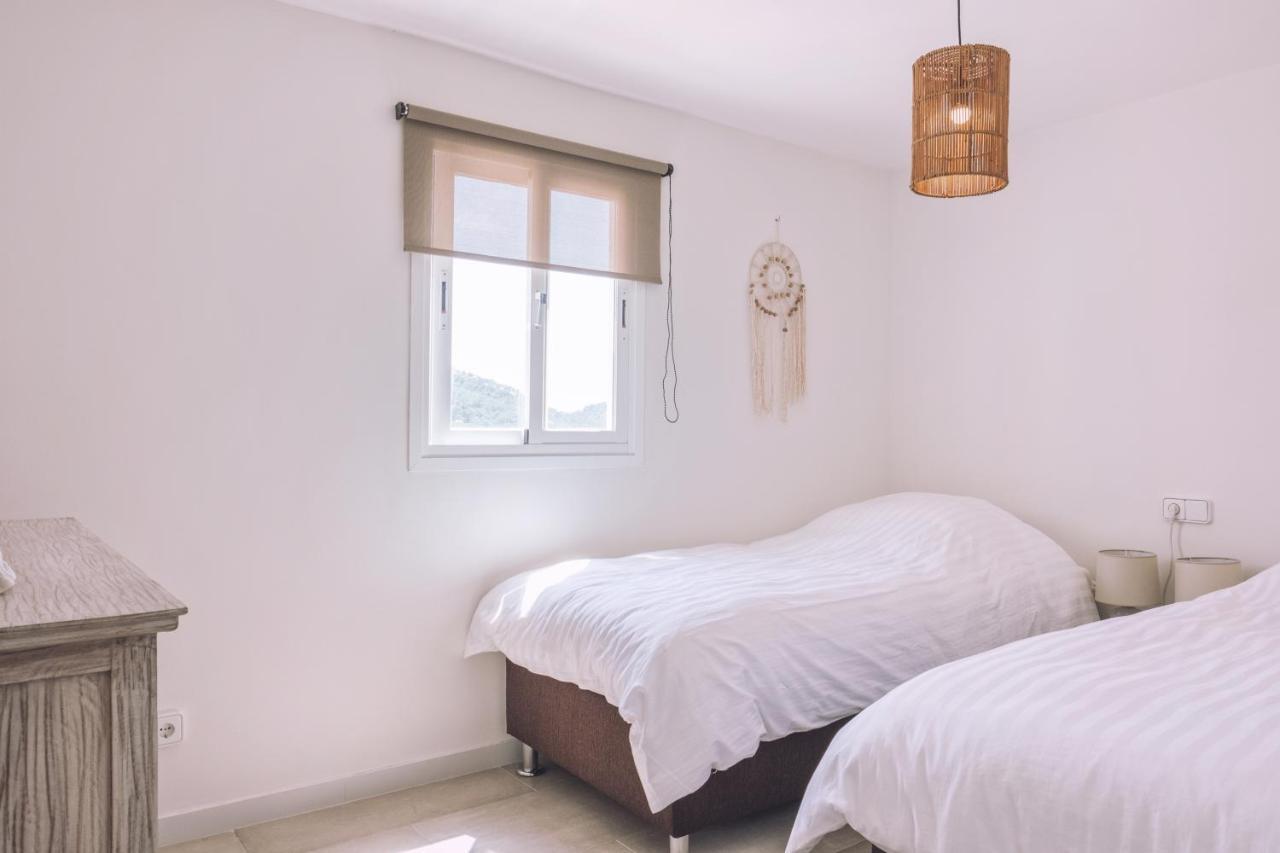Apartamentos Catharina Maria カラ・ロンガ エクステリア 写真